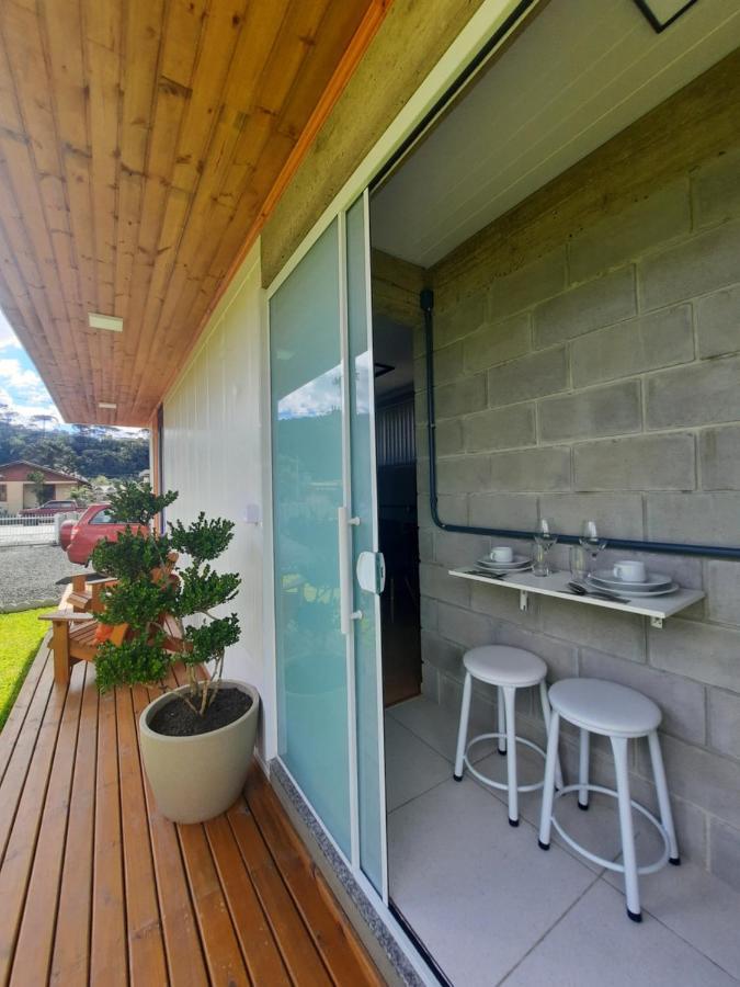 Container Guesthouse - 2 ウルビシ エクステリア 写真