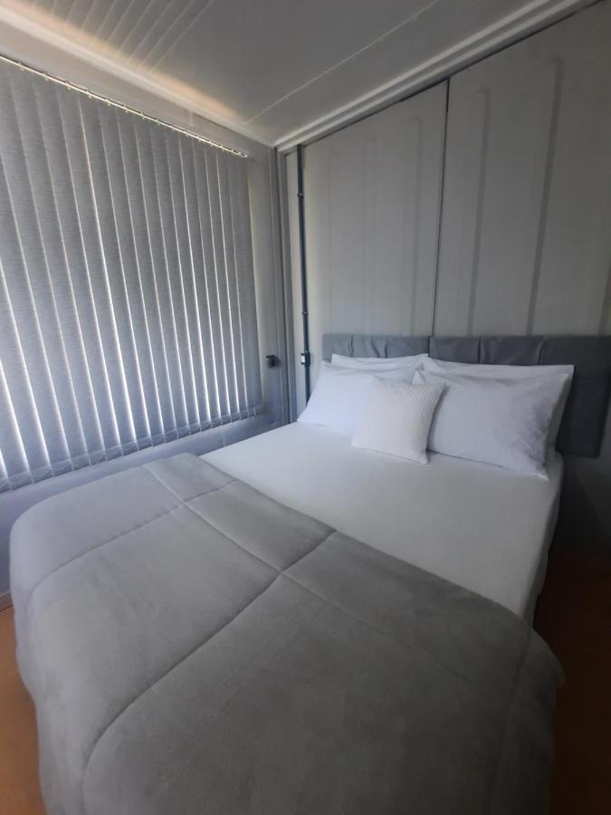Container Guesthouse - 2 ウルビシ エクステリア 写真